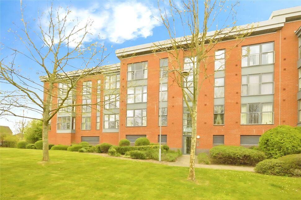 Main image of 2 bedroom  Flat to rent, Rothesay Gardens, Wolverhampton, West Midlands, WV4