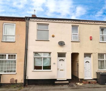 Stratton Street, 3 bedroom Mid Terrace House to rent, &pound;995 pcm