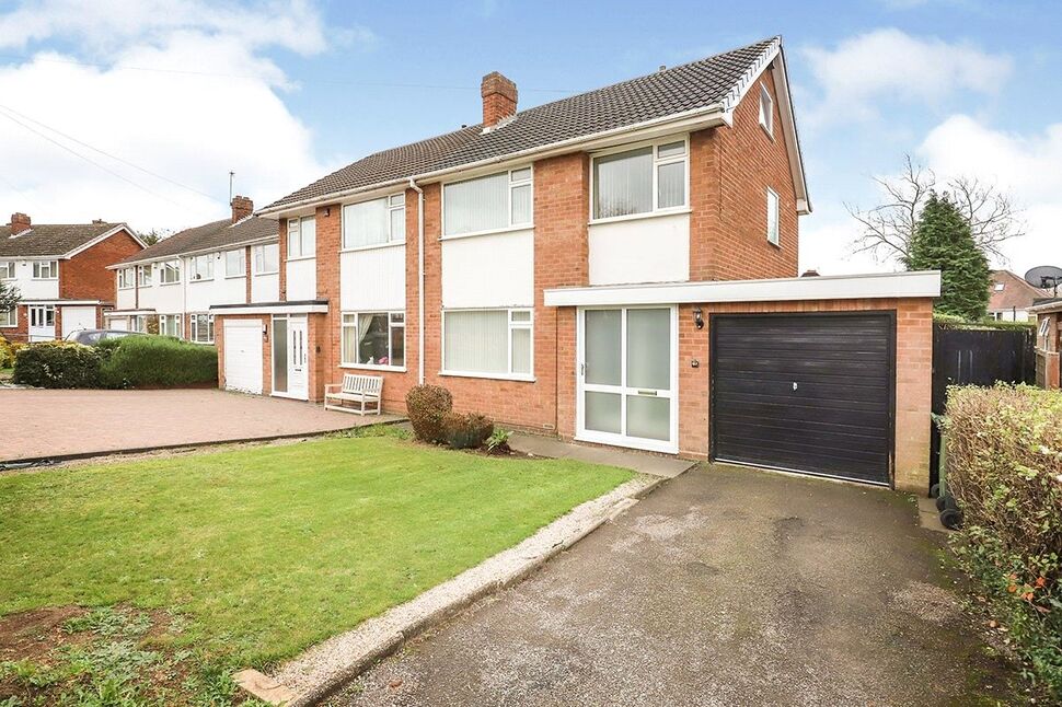 Main image of 3 bedroom Semi Detached House to rent, Elizabeth Avenue, Wolverhampton, West Midlands, WV4