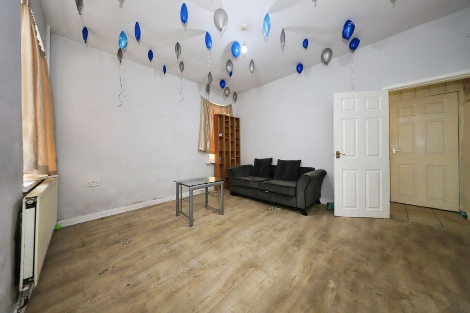 Sitting Room / Dining Room