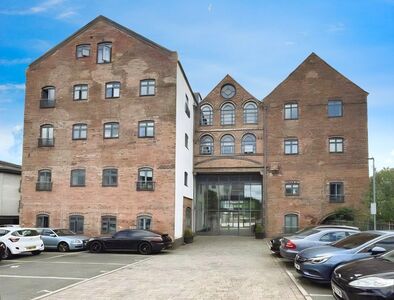 Wolverhampton Street, 1 bedroom  Flat to rent, £750 pcm