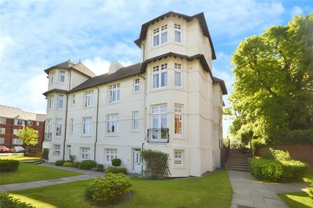 Pennant Court, 2 bedroom  Flat to rent, £925 pcm