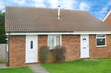 Logan Close, 1 bedroom Semi Detached Bungalow to rent, £800 pcm
