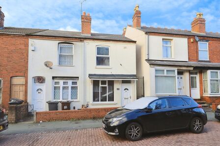 2 bedroom Mid Terrace House for sale