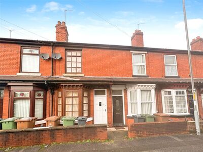 3 bedroom Mid Terrace House to rent