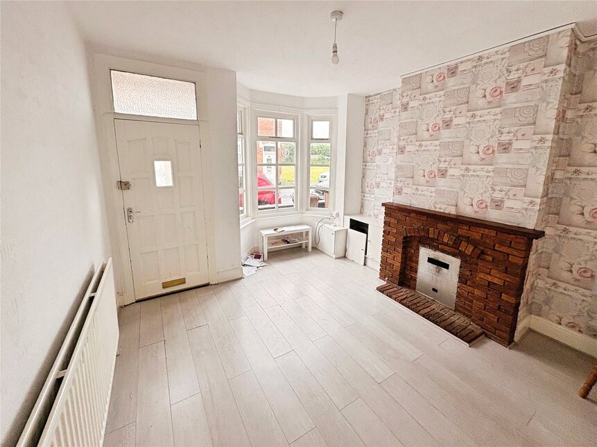 3 bedroom Mid Terrace House to rent