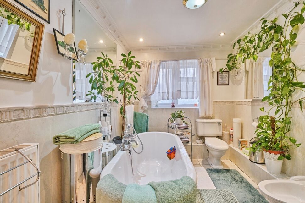 Bathroom / Shower / WC