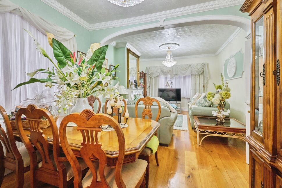 Lounge / Dining Room