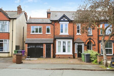 6 bedroom Semi Detached House for sale
