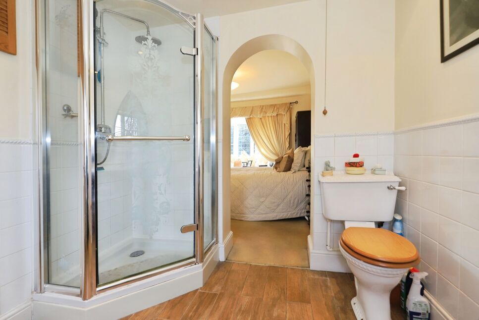 En-Suite Shower / WC