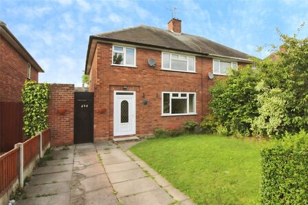 Griffiths Drive, 3 bedroom Semi Detached House to rent, &pound;1,000 pcm