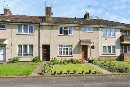 Lawnside Green, 3 bedroom Mid Terrace House for sale, &pound;230,000