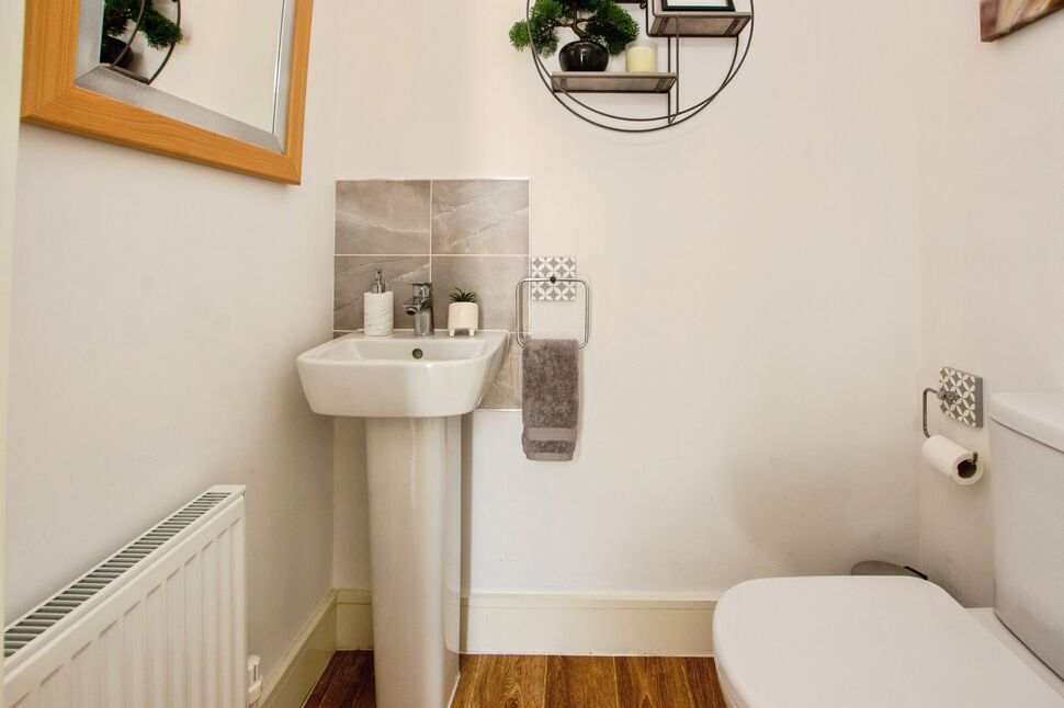 Cloakroom / WC
