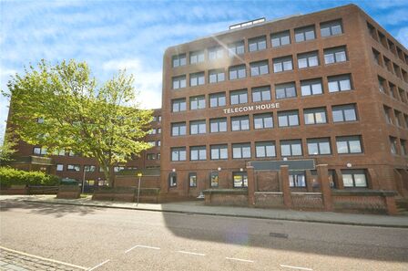 Church Street, 2 bedroom Flat to rent, &pound;1,100 pcm