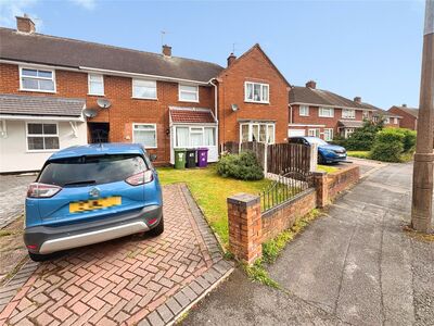 3 bedroom Mid Terrace House to rent