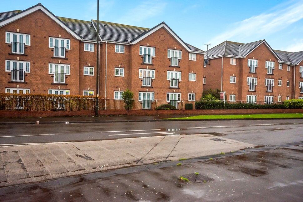 Main image of 2 bedroom Flat to rent, Squires Grove, Willenhall, West Midlands, WV12
