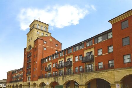 2 bedroom Flat for sale