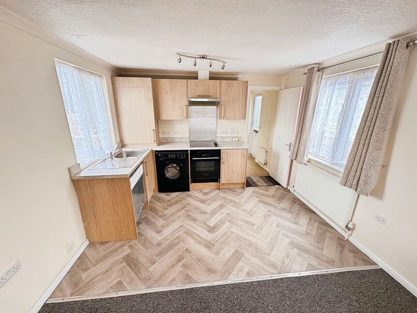 Living Room / Kitchen