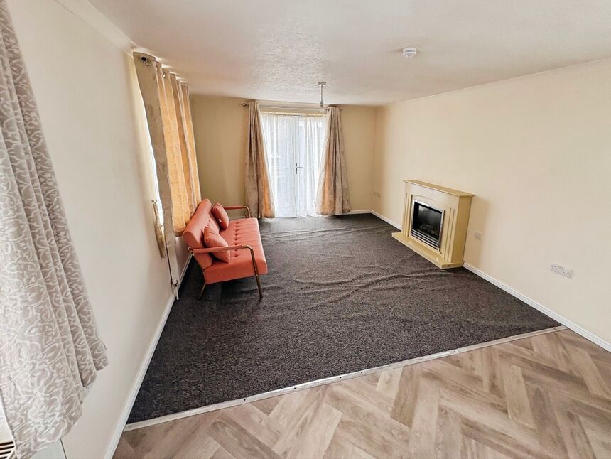 Living Room / Kitchen