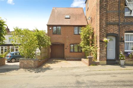 2 bedroom Detached House for sale