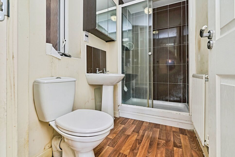 En-Suite Shower / WC