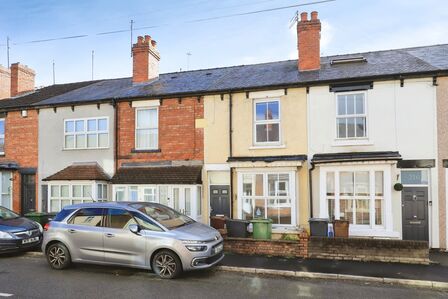 2 bedroom Mid Terrace House for sale