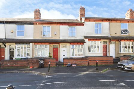 3 bedroom Mid Terrace House for sale