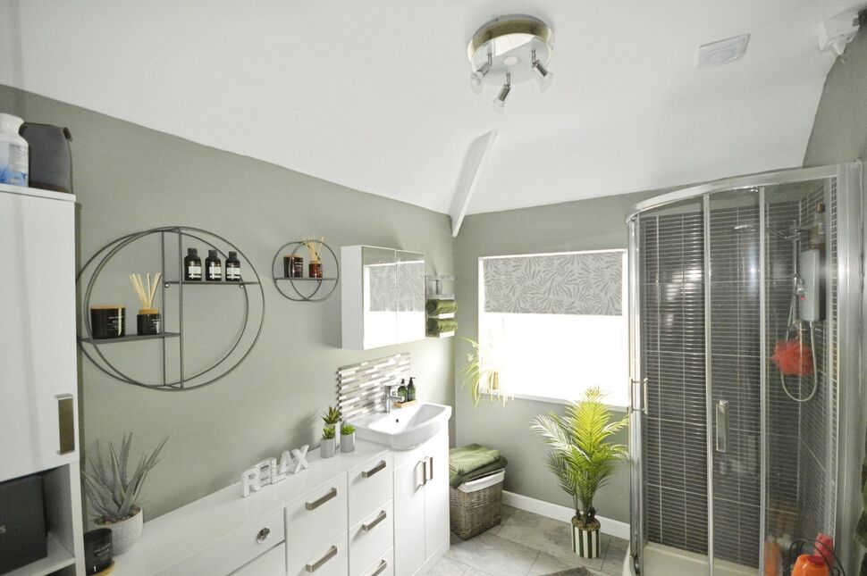 Shower Room / WC