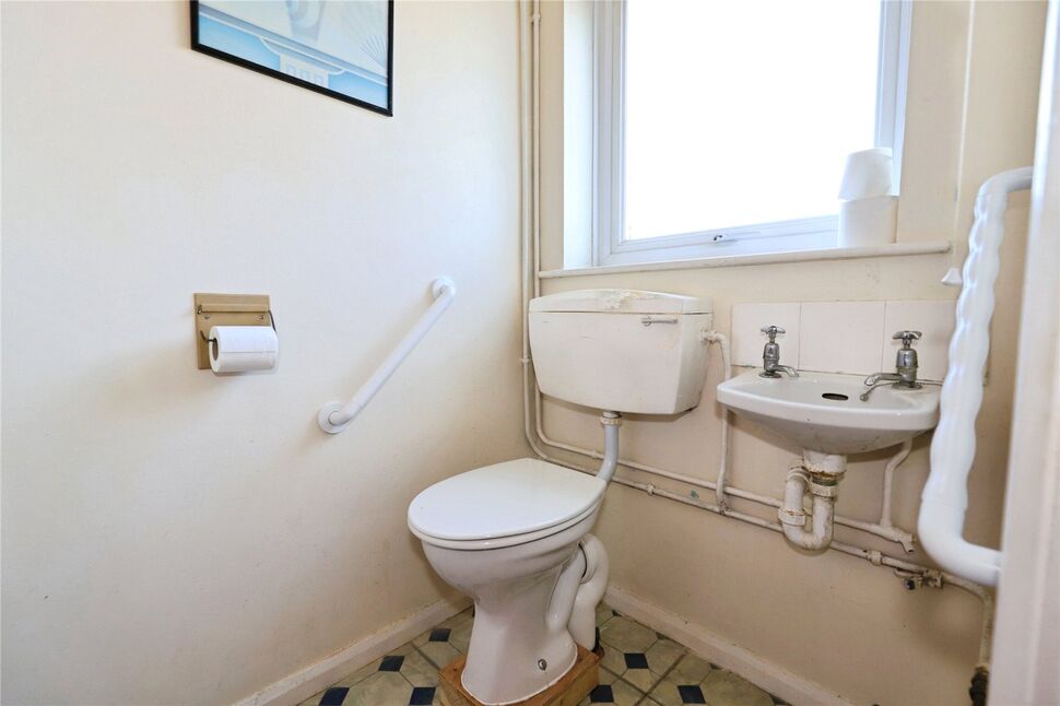 Cloakroom / WC