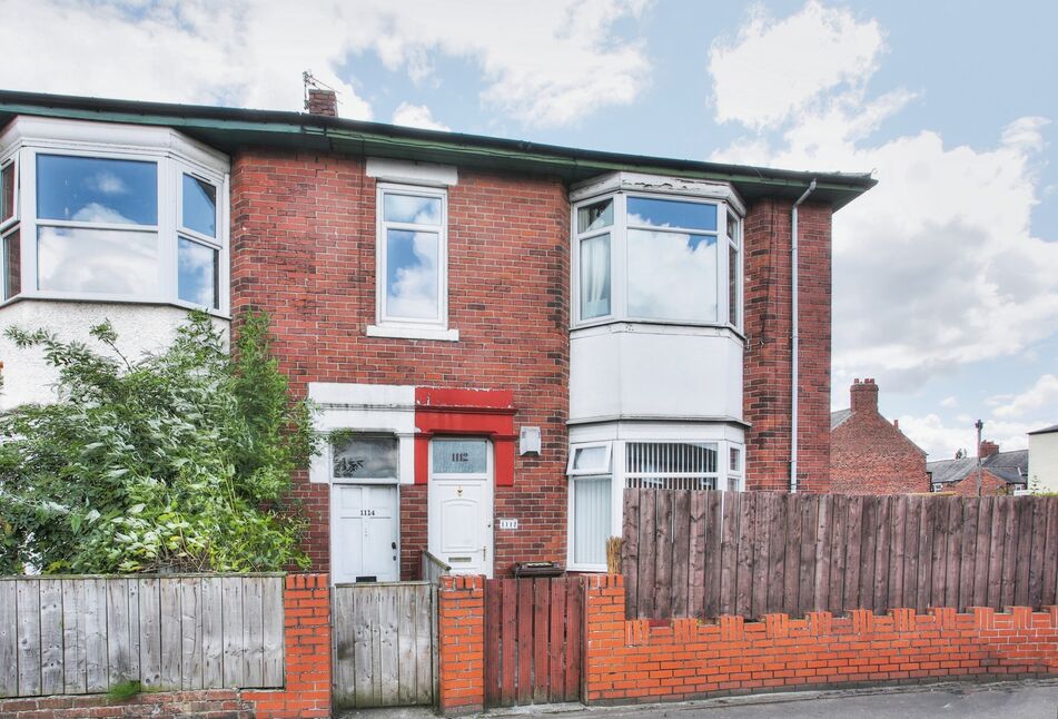 Main image of 3 bedroom Flat for sale, Shields Road, Newcastle upon Tyne, Tyne and Wear, NE6