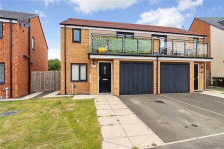 Moor Edge Drive, 3 bedroom Semi Detached House to rent, £1,400 pcm