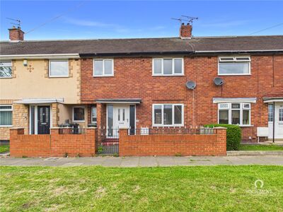 3 bedroom Mid Terrace House to rent