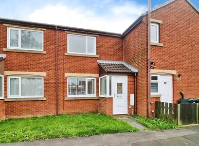 1 bedroom Mid Terrace House to rent