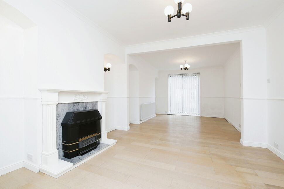 4 bedroom Semi Detached House for sale, Appletree Gardens, Newcastle