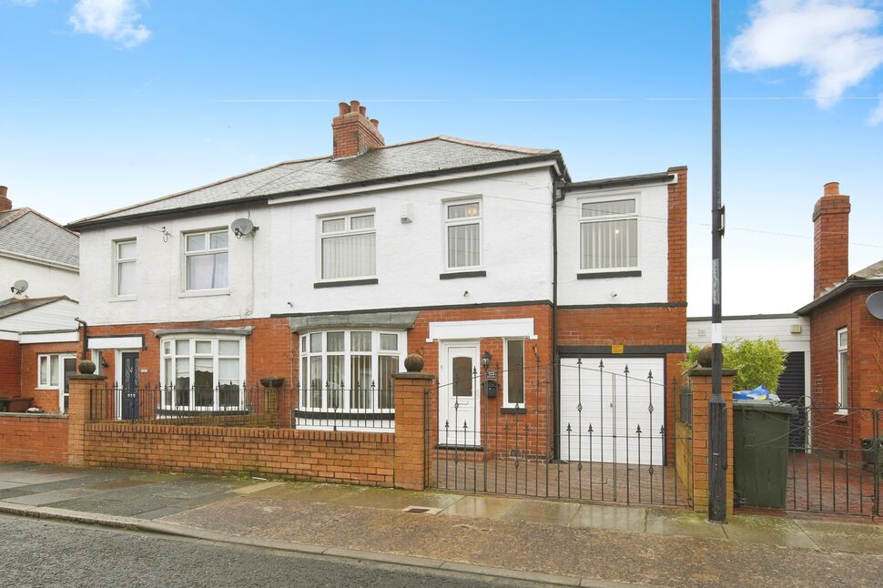 4 bedroom Semi Detached House for sale, Appletree Gardens, Newcastle