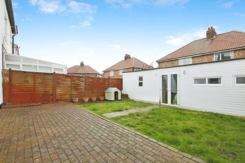 4 bedroom Semi Detached House for sale, Appletree Gardens, Newcastle