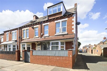 4 bedroom End Terrace House for sale