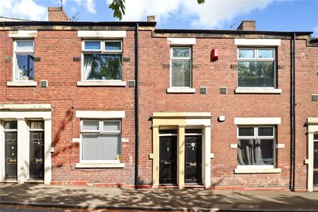 3 bedroom  Flat to rent
