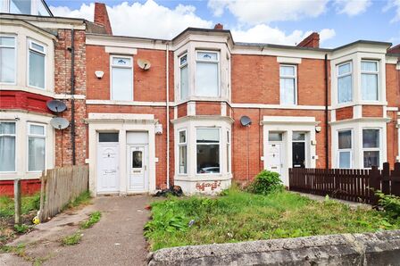 Byker Terrace, 2 bedroom  Flat for sale, £50,000