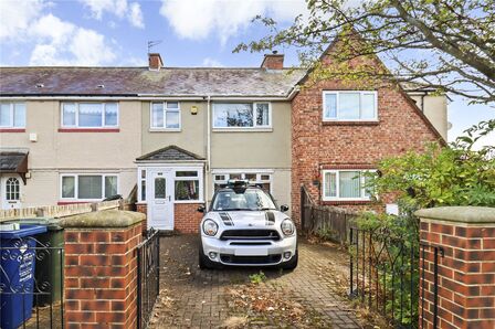 3 bedroom Mid Terrace House for sale