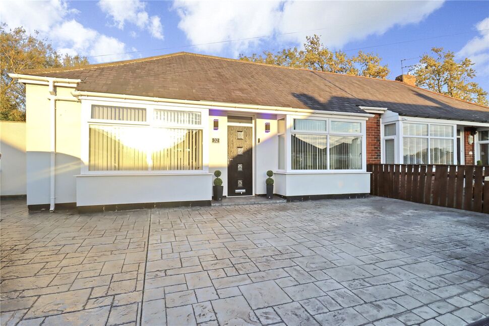 Main image of 2 bedroom Semi Detached Bungalow for sale, Queens Crescent, Wallsend, Tyne and Wear, NE28