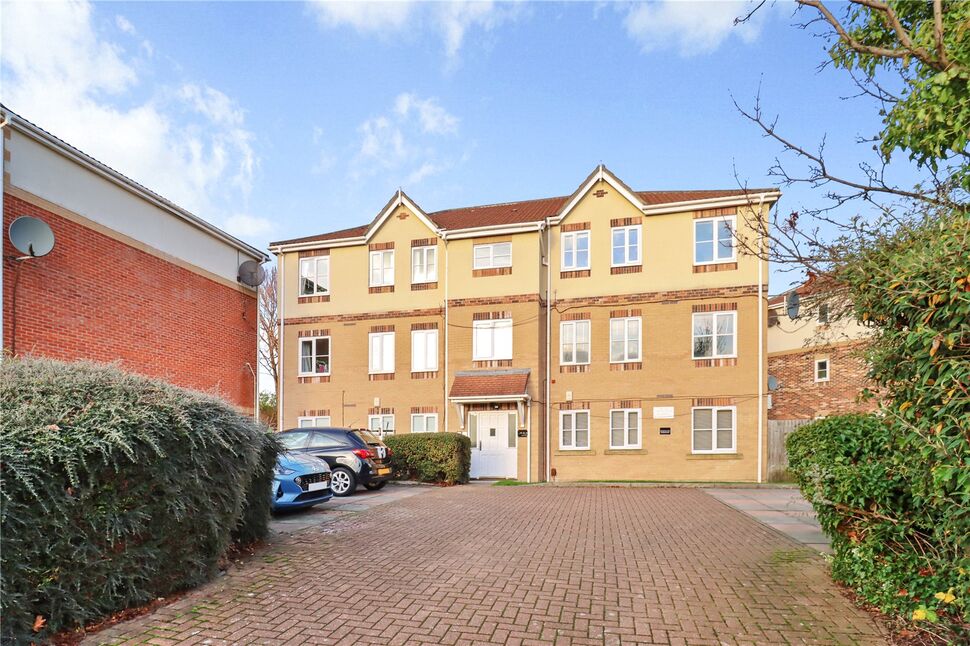 2 bedroom Flat for sale