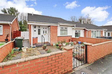 Regents Court, 1 bedroom End Terrace Bungalow for sale, &pound;135,000