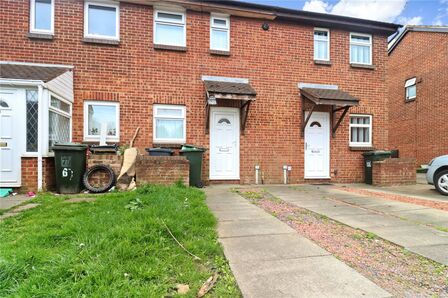 2 bedroom Mid Terrace House to rent