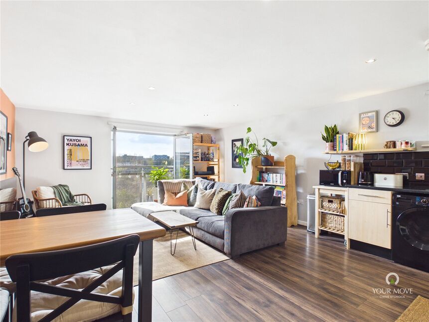 Open Plan Kitchen / Living