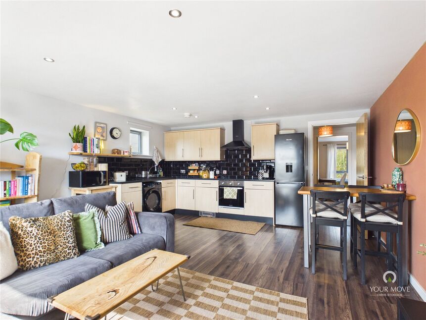 Open Plan Kitchen / Living