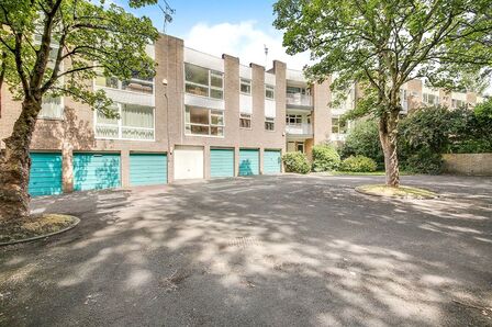 Jesmond Park Court, 3 bedroom Flat for sale, &pound;180,000