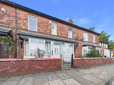 3 bedroom Mid Terrace House for sale