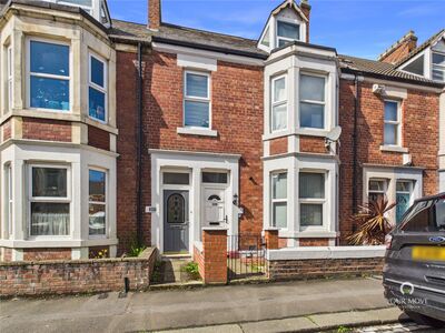 Woodbine Avenue, 2 bedroom Flat to rent, &pound;795 pcm