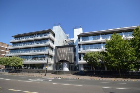 Trinity Square,  Flat for sale, £210,000